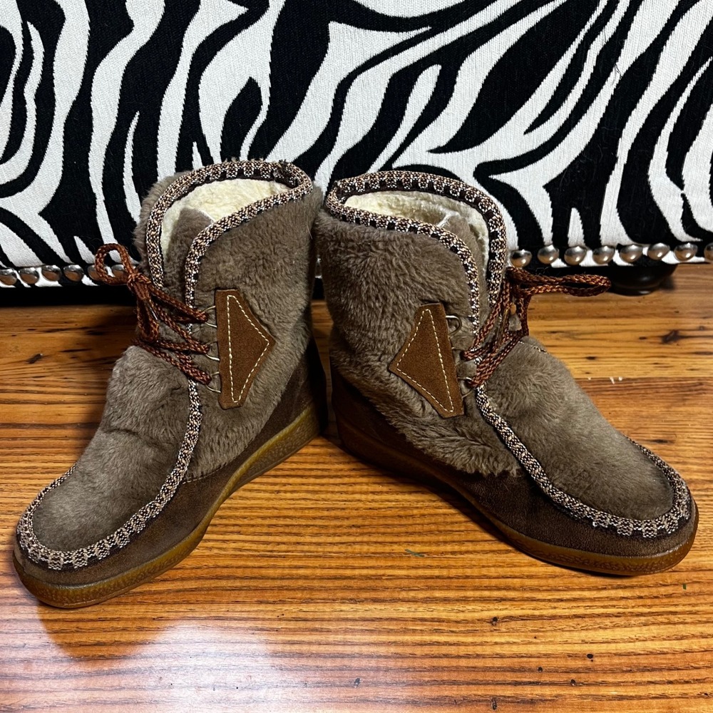 Snowland Brown Fur‎ Lined Lace Up Winter Boots Women's Size 7